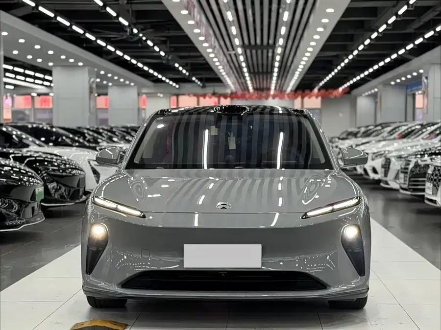 NIO ET5