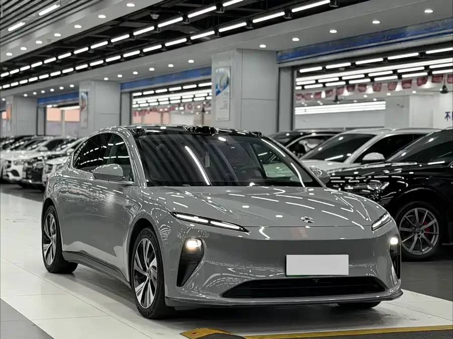 NIO ET5