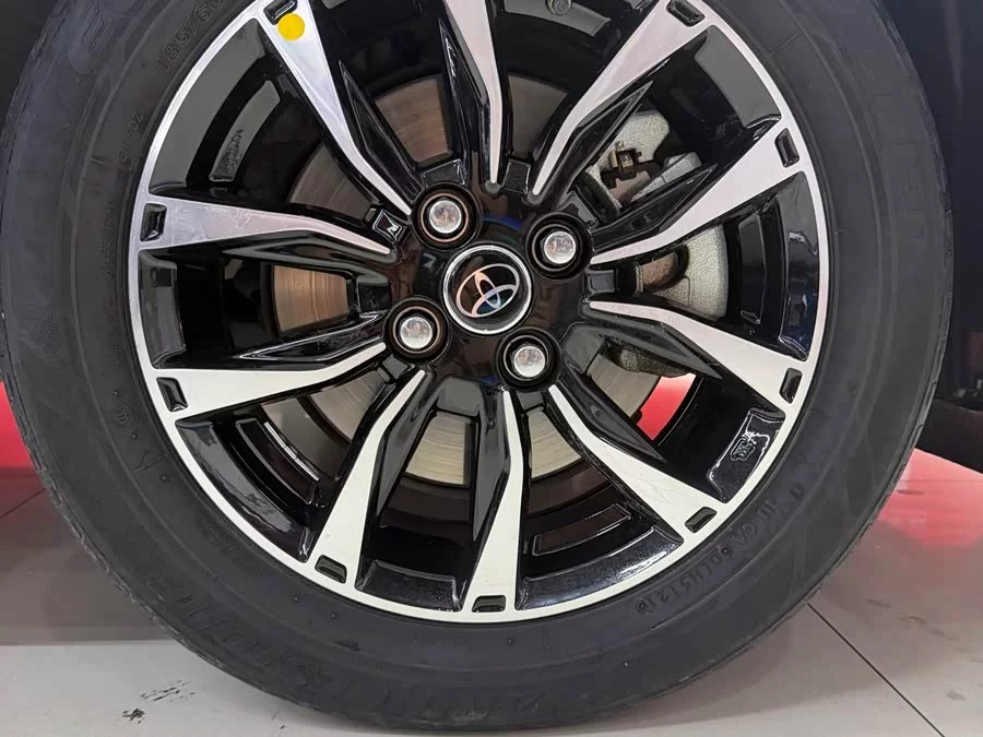 Toyota YARiS L