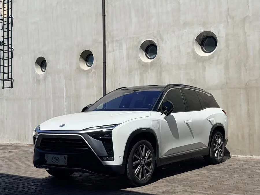 NIO ES8