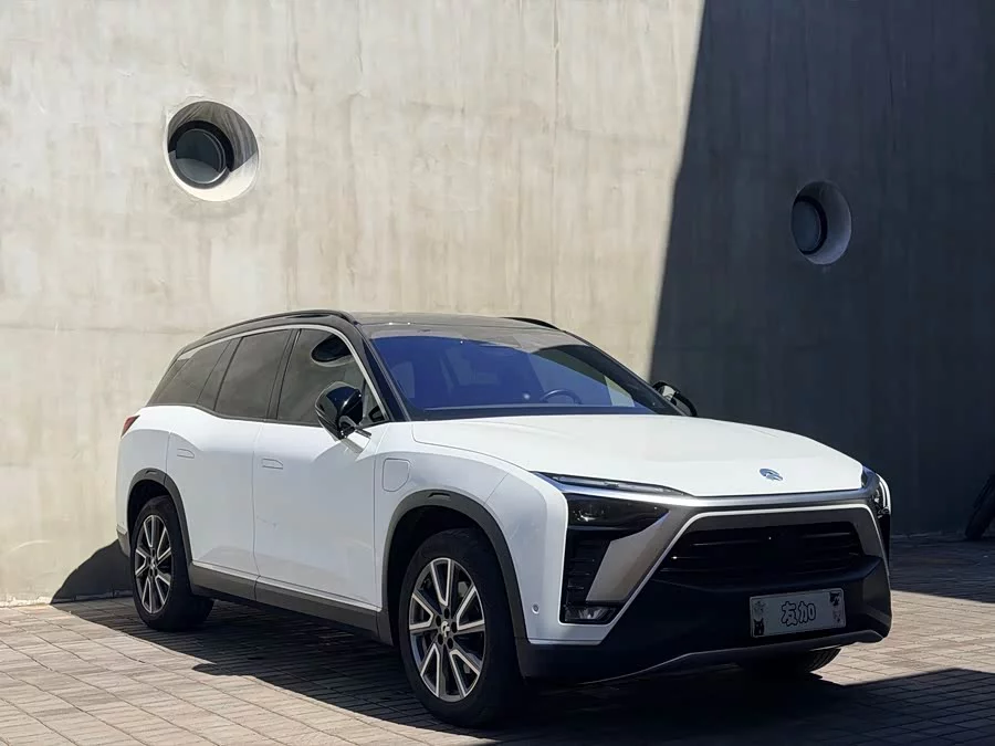 NIO ES8