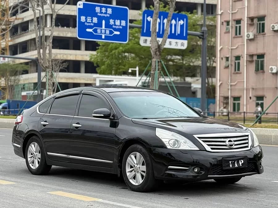 Nissan Teana