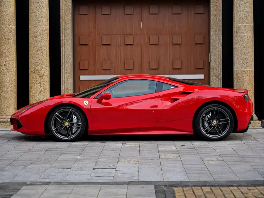 Ferrari 488
