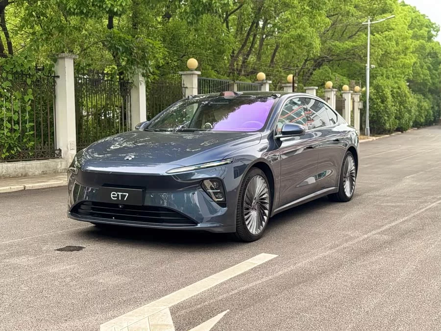 NIO ET7