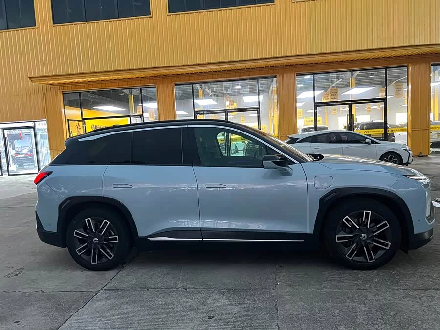NIO ES6
