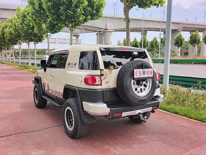 Toyota FJ Cruiser