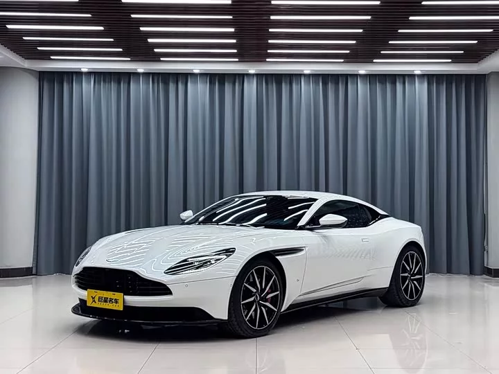 Aston Martin DB11