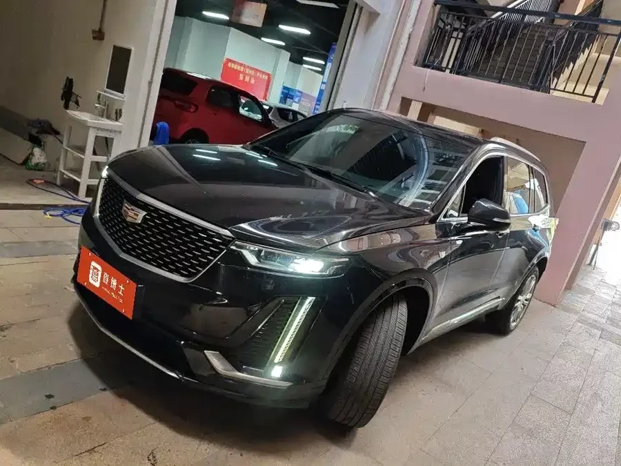 Cadillac XT6