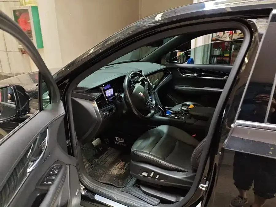Cadillac XT6