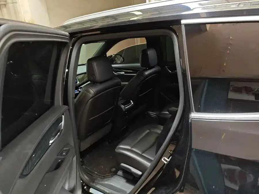 Cadillac XT6