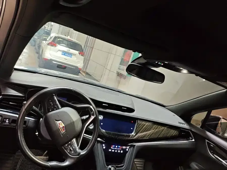 Cadillac XT6