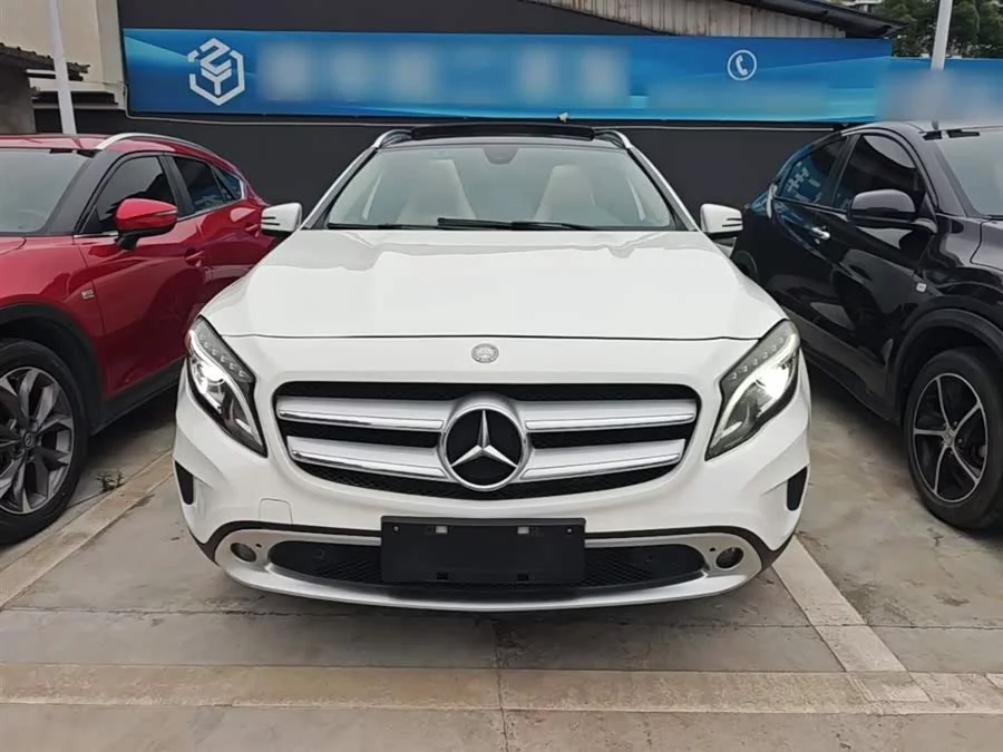 Mercedes Benz GLA