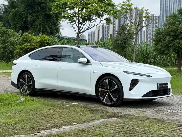 NIO ET7