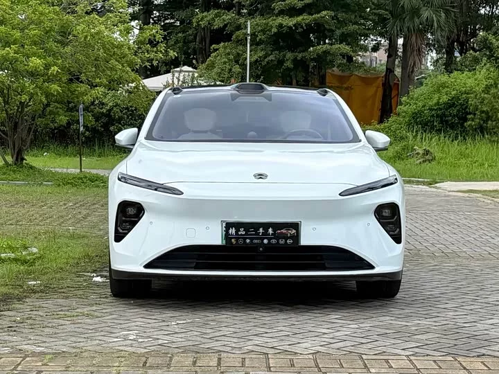 NIO ET7
