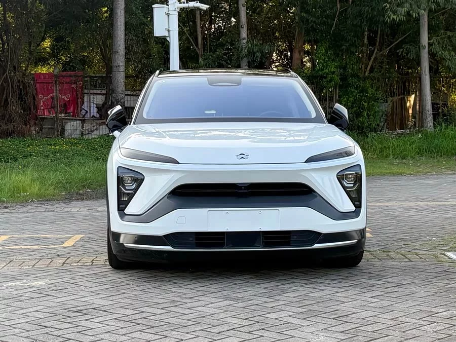 NIO ES6