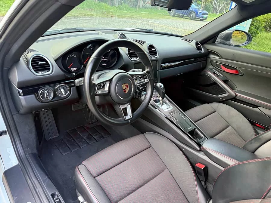 Porsche 718
