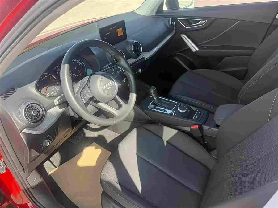 Audi Q2L