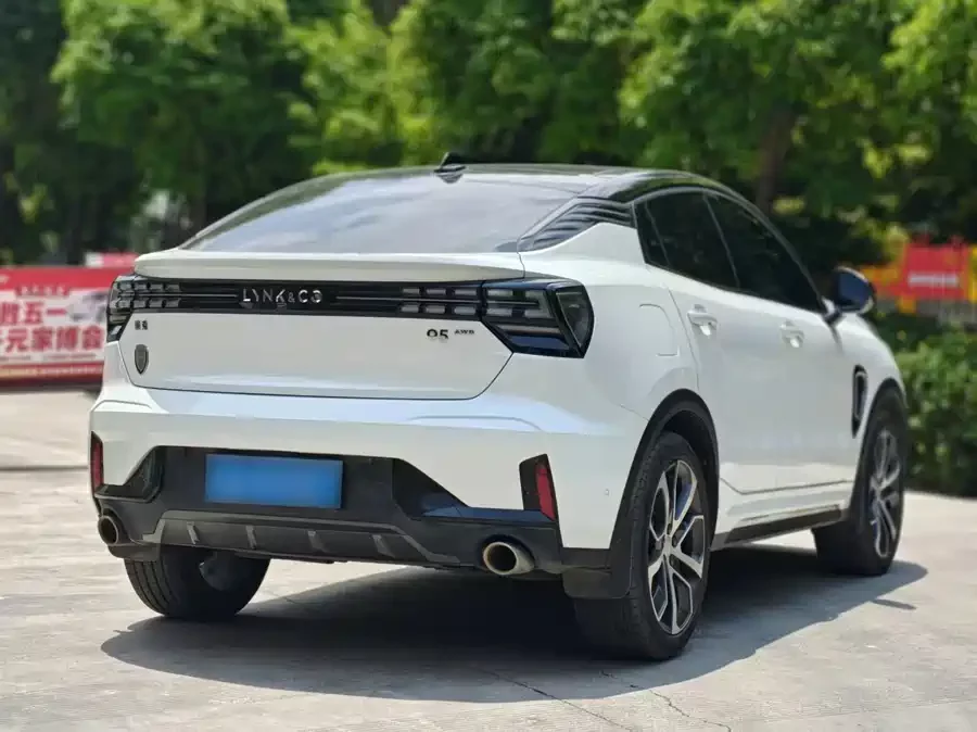 Lynk & Co 05