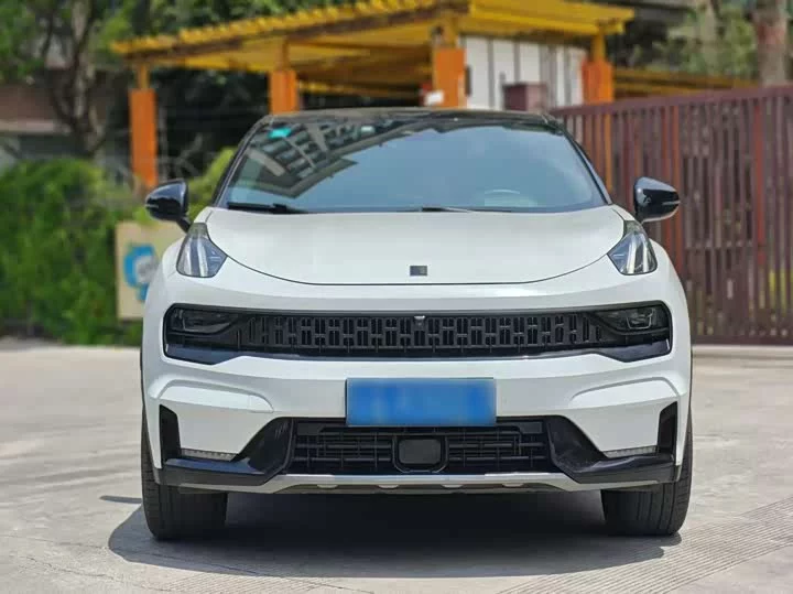 Lynk & Co 05