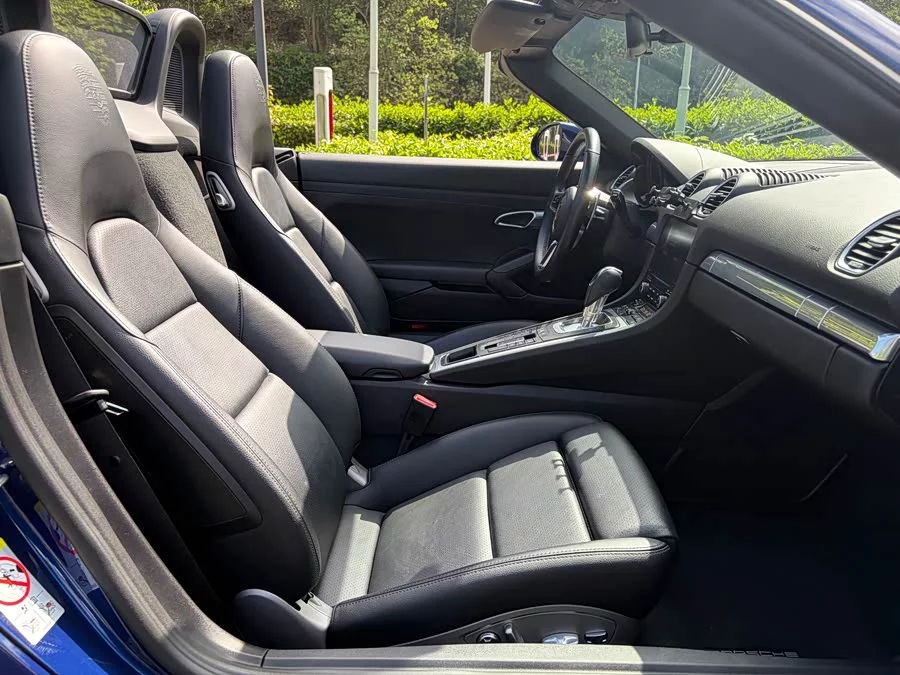 Porsche 718