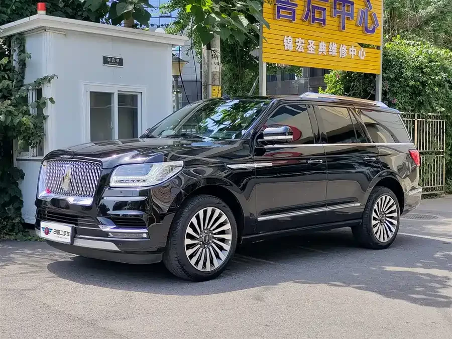 Lincoln Navigator