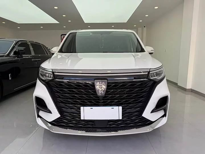 Roewe iMAX8
