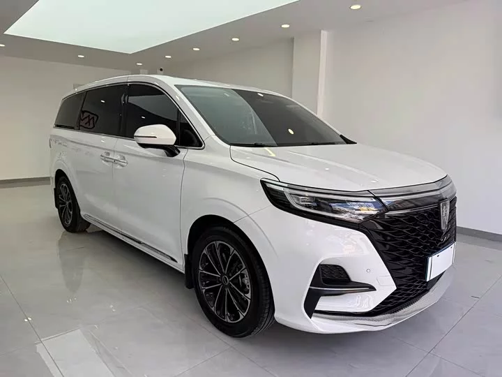 Roewe iMAX8