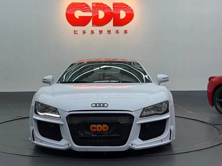 Audi R8