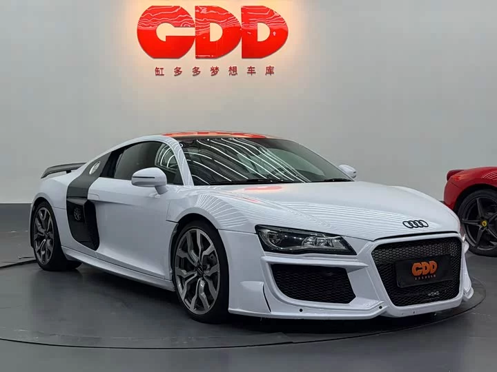 Audi R8