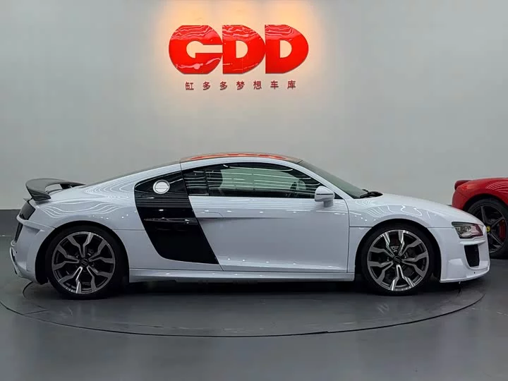Audi R8