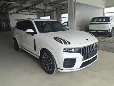 Lynk & Co 09