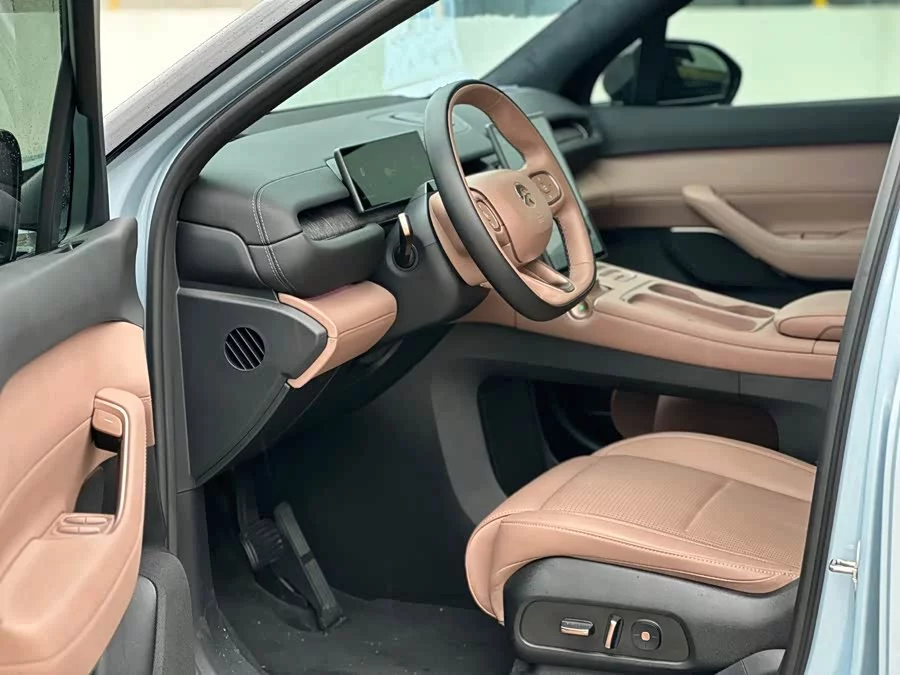 NIO ES6
