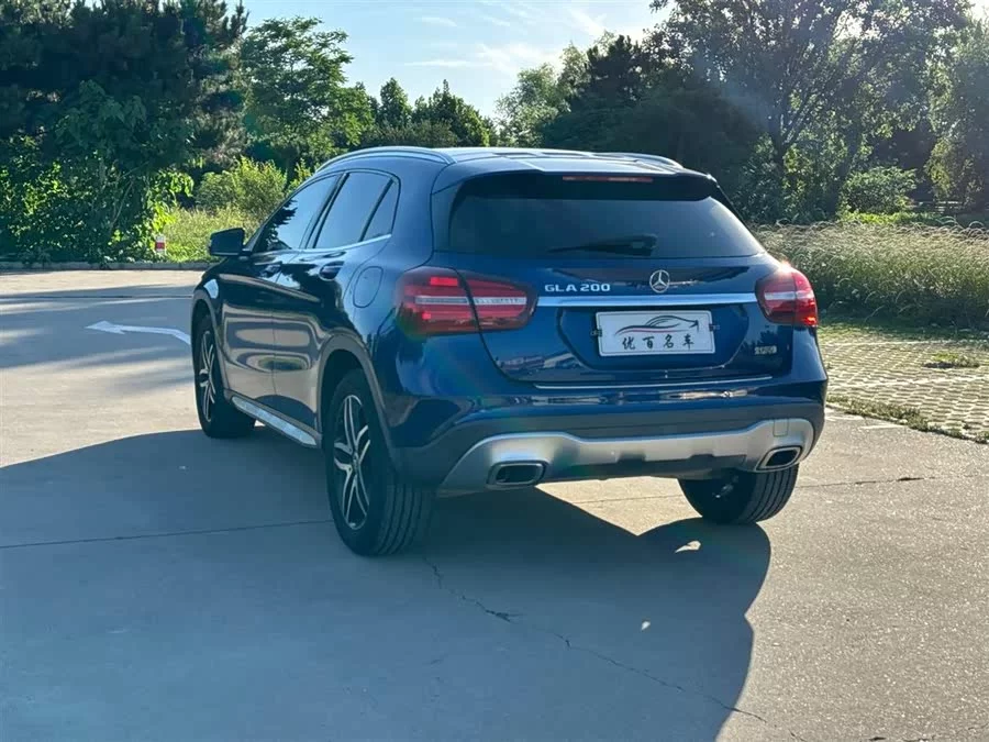 Mercedes Benz GLA