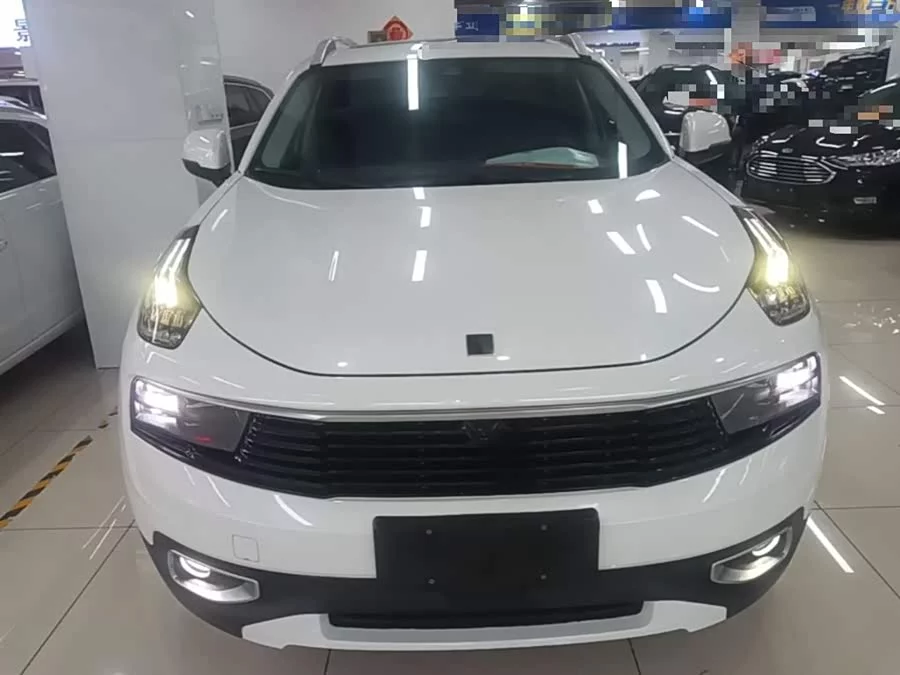 Lynk & Co 01