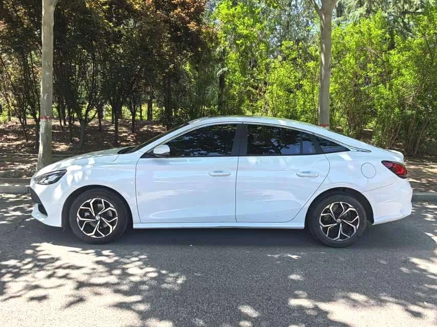 MG 5