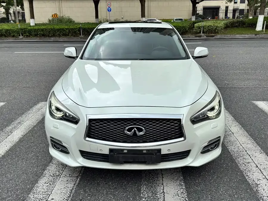Infiniti Q50L