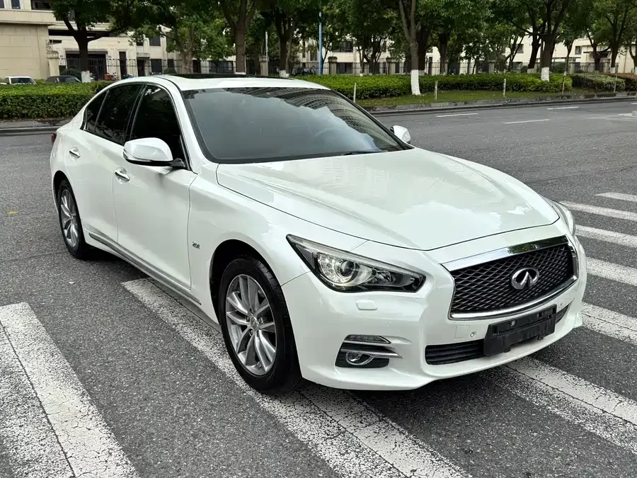 Infiniti Q50L