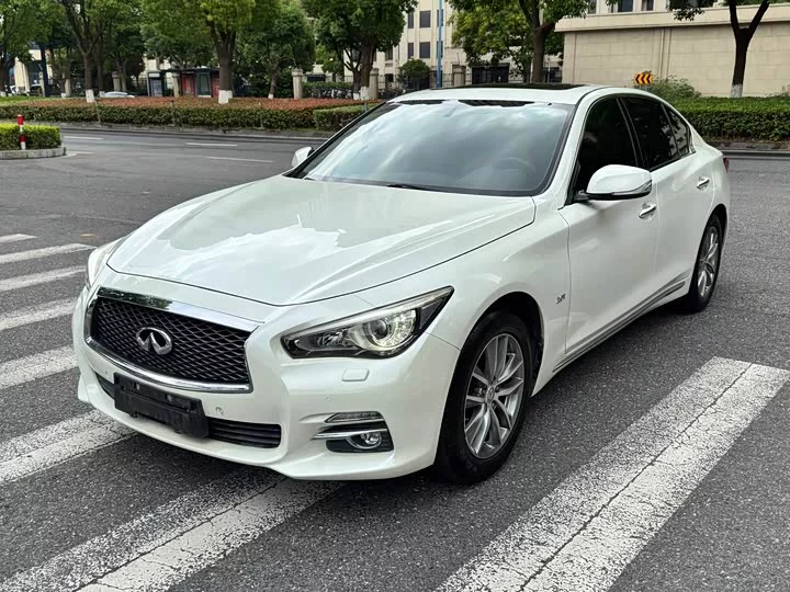 Infiniti Q50L