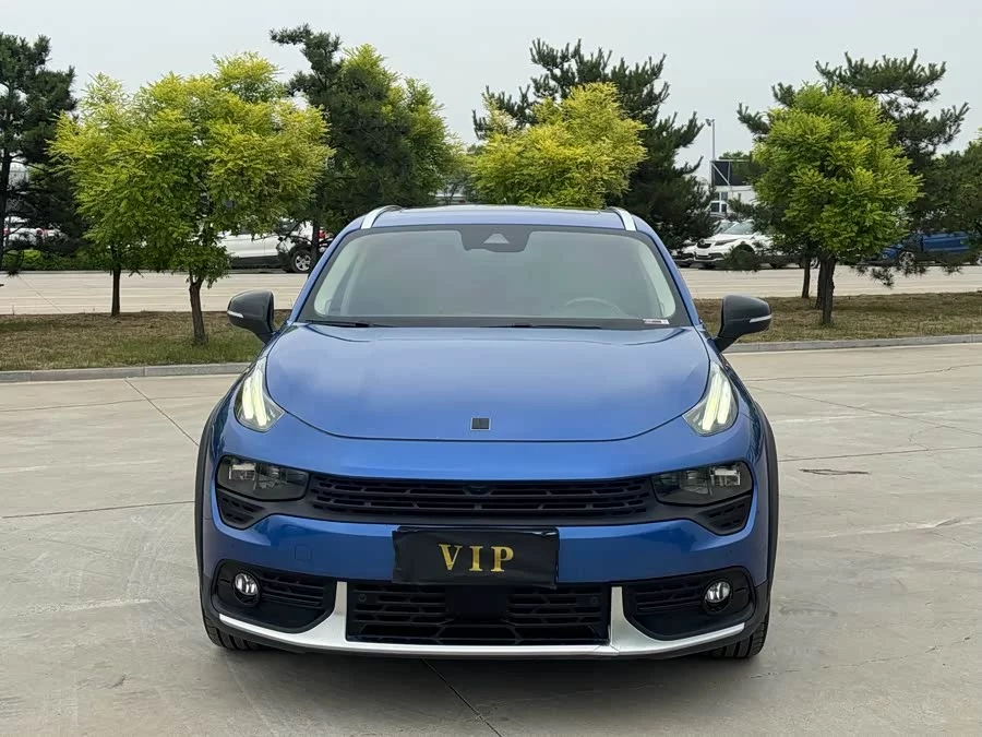 Lynk & Co 02