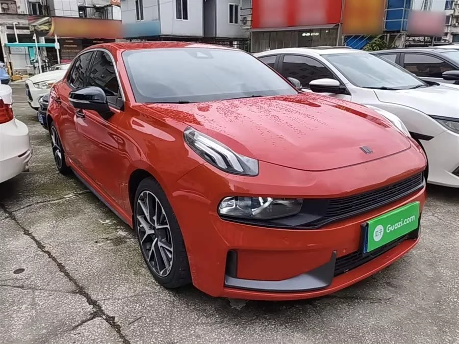 Lynk & Co 03