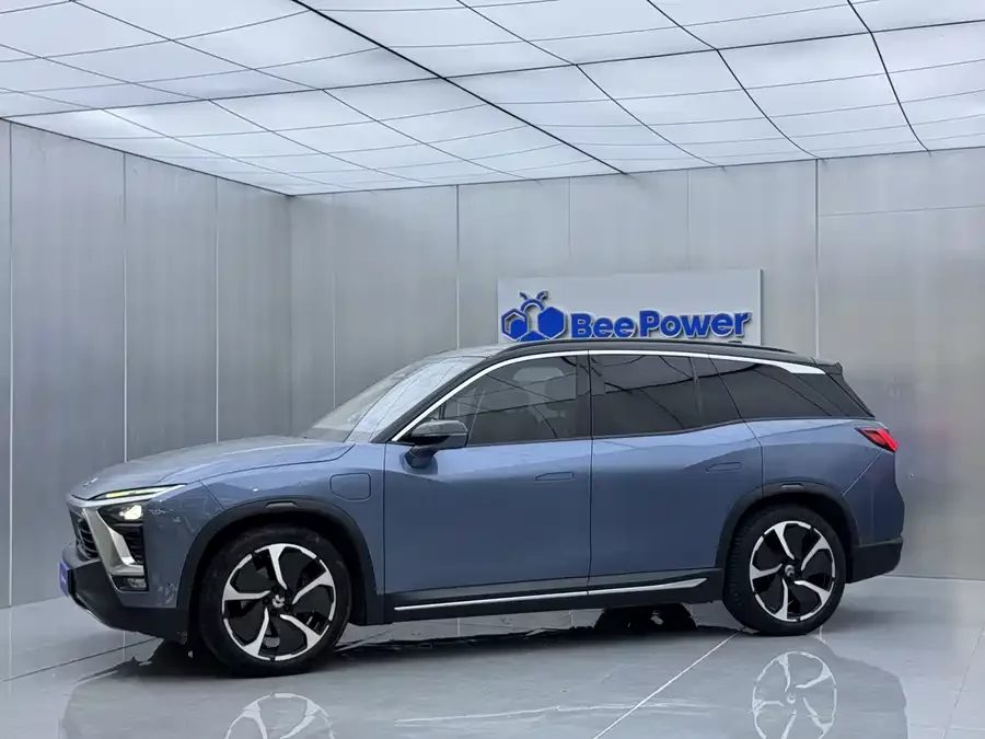 NIO ES8