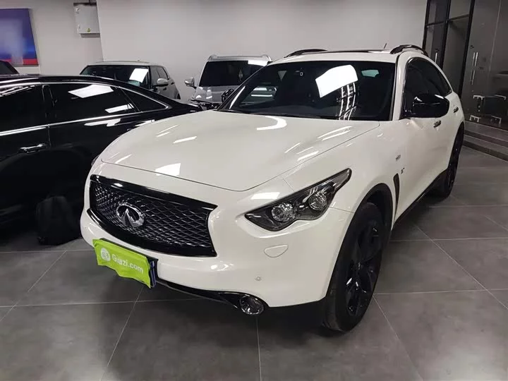 Infiniti QX70