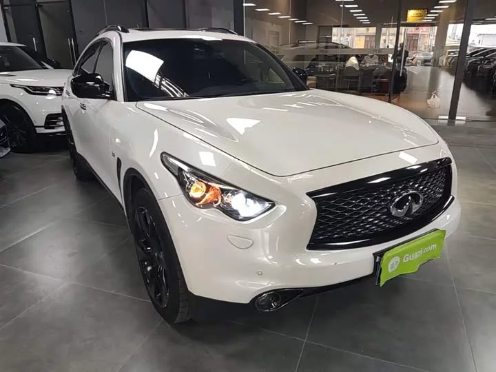 Infiniti QX70