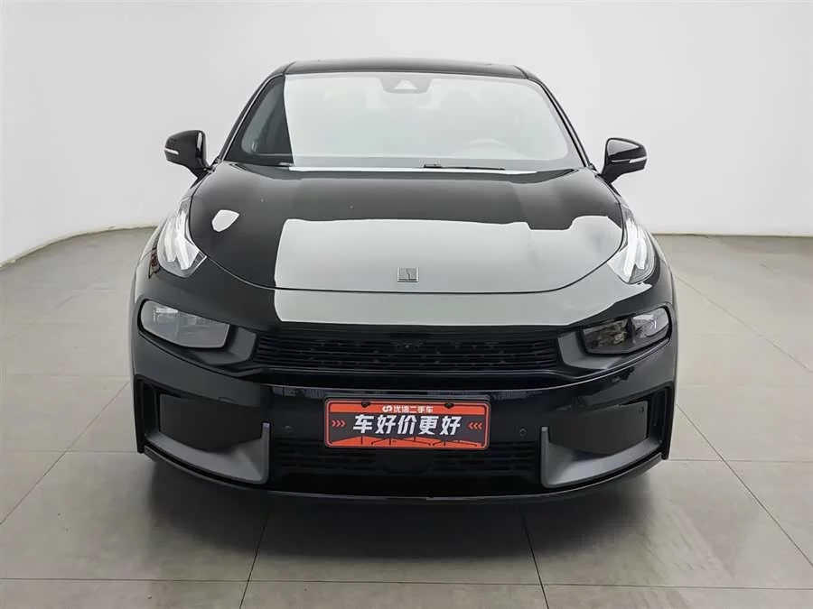 Lynk & Co 03