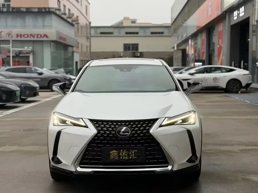 Lexus UX