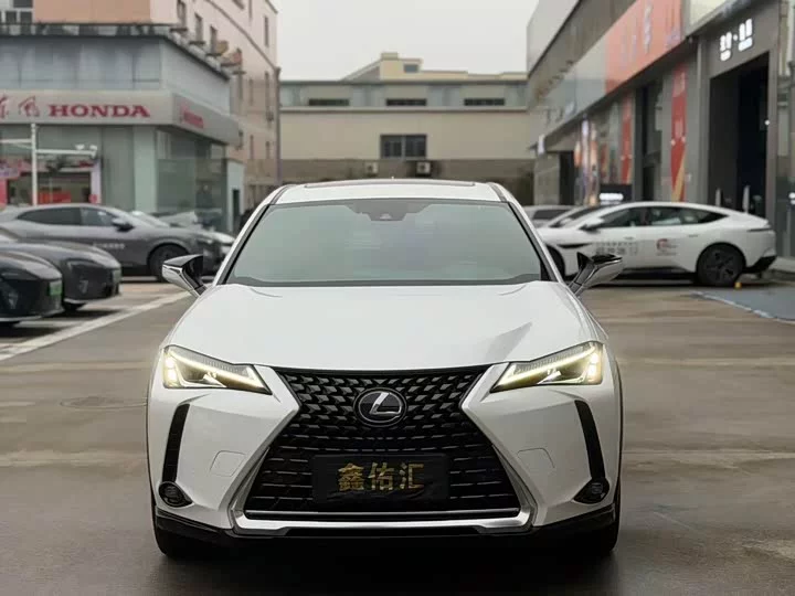 Lexus UX