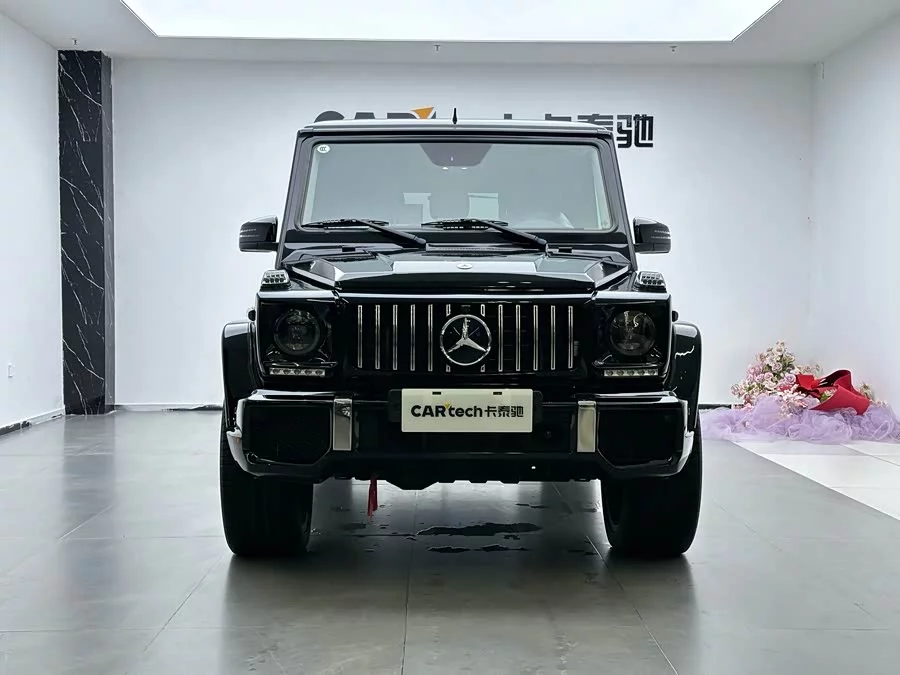 Mercedes Benz G-rated
