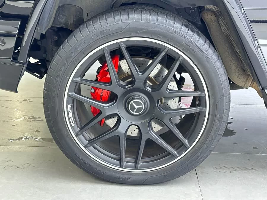Mercedes Benz G-rated
