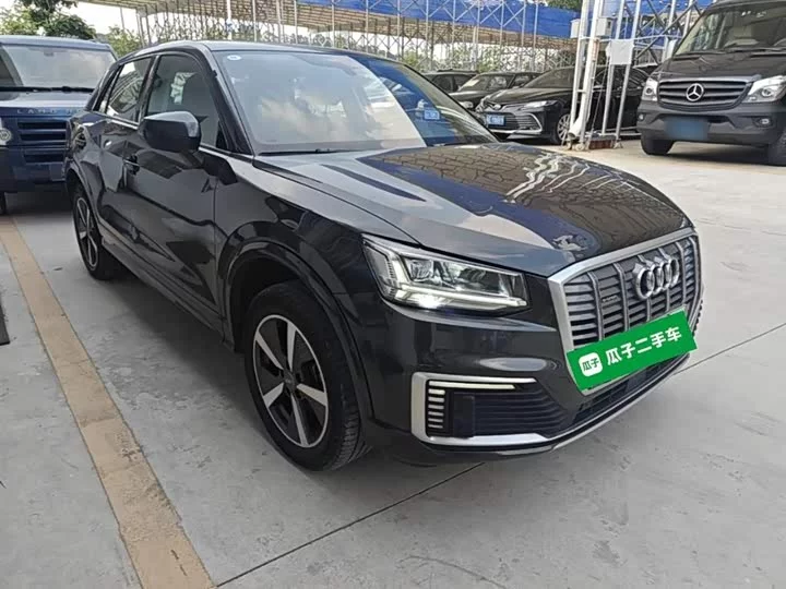 Audi Q2L e-tron
