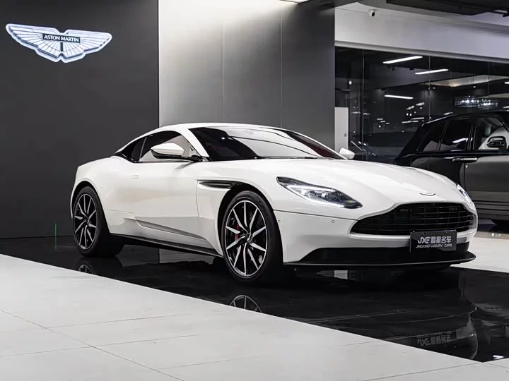 Aston Martin DB11